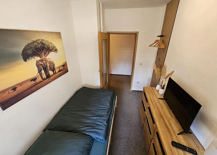 Am Schlosspark * Petersberg (Saxony-Anhalt)